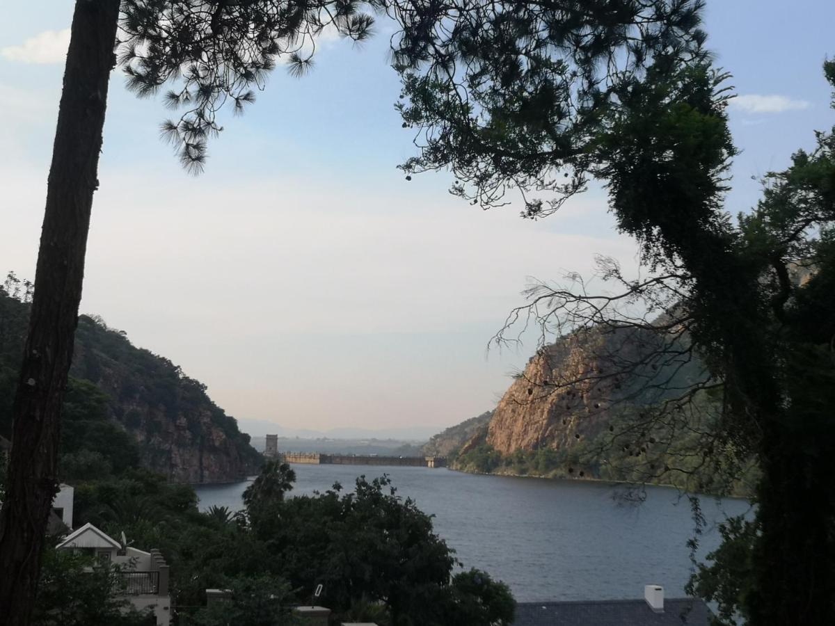 Metsing At Harties Hotel Hartbeespoort Exterior foto
