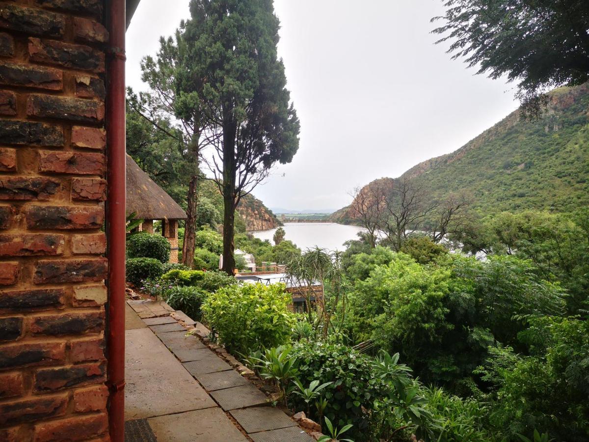 Metsing At Harties Hotel Hartbeespoort Exterior foto