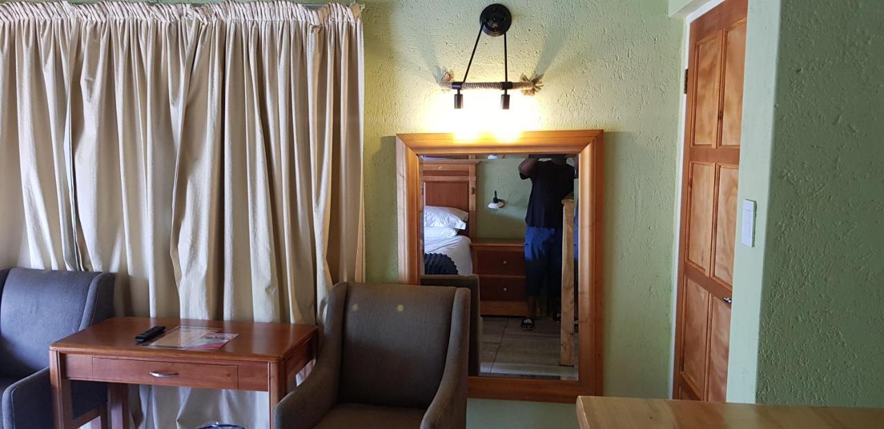 Metsing At Harties Hotel Hartbeespoort Exterior foto
