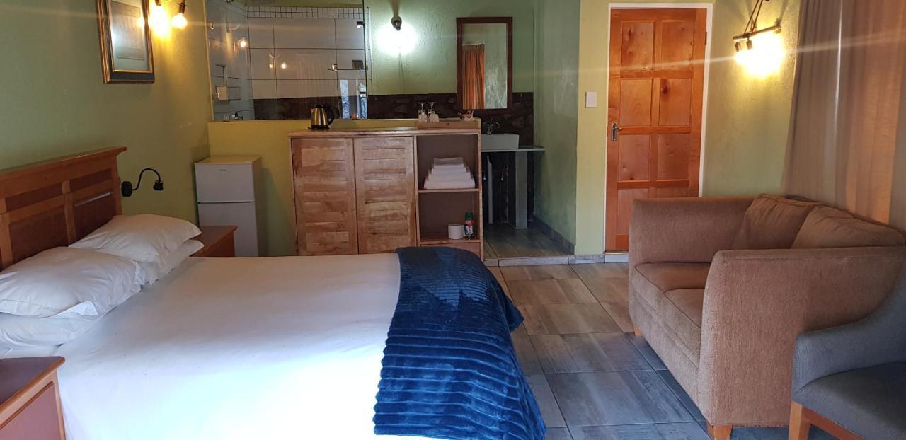 Metsing At Harties Hotel Hartbeespoort Exterior foto